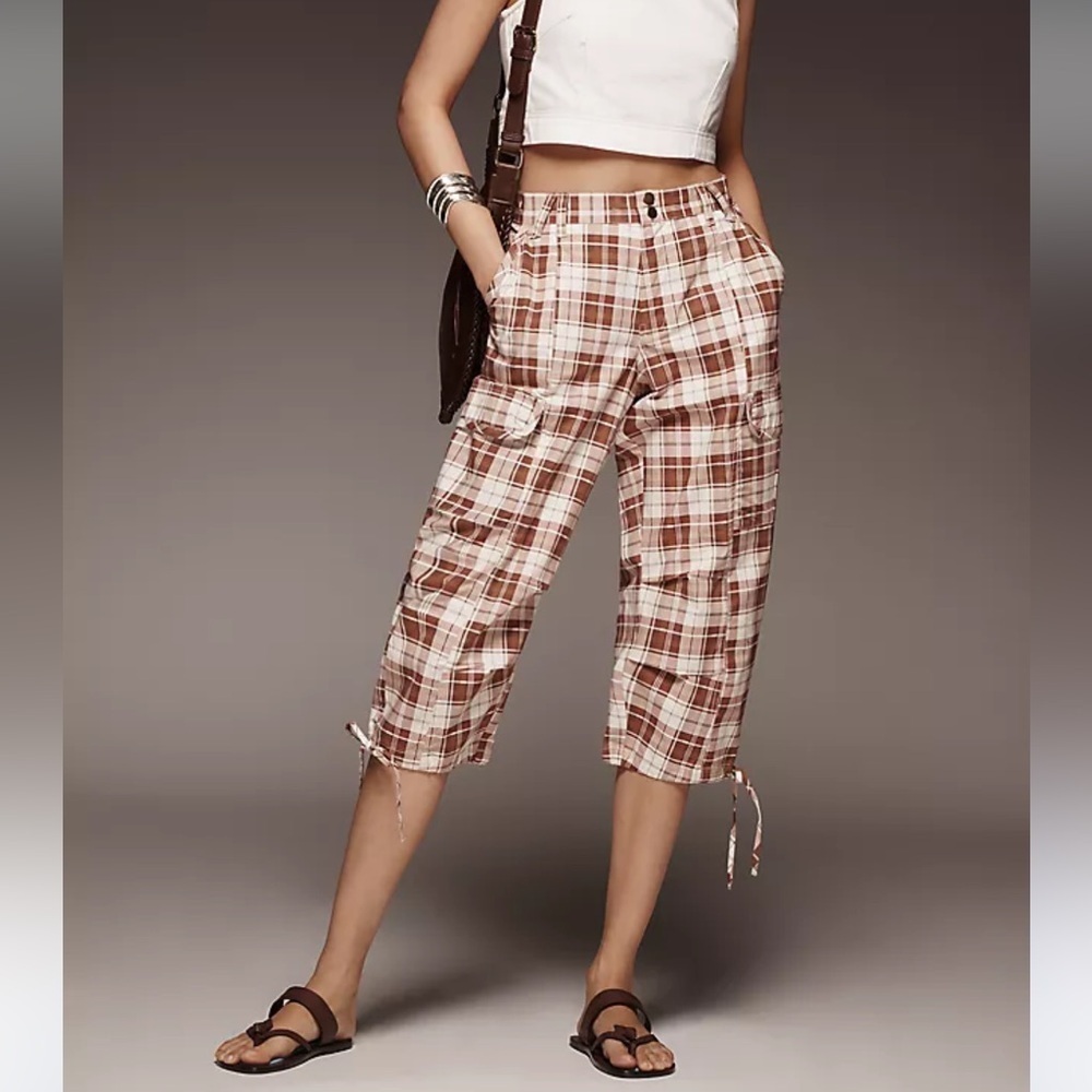 NWT Anthropologie Pilcro Slim Plaid Cargo Capris 90's Style Y2K Style Size Small